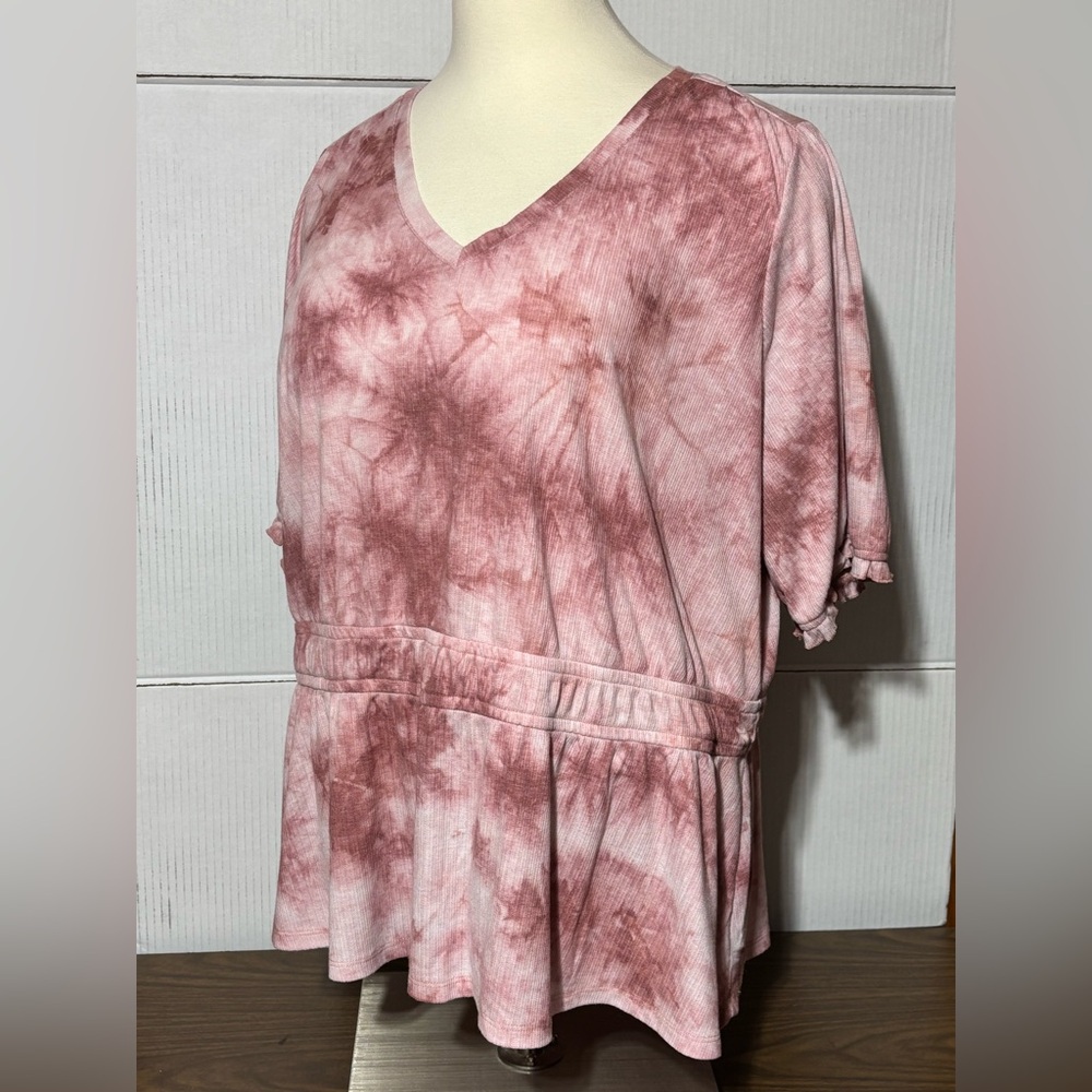 Lane Bryant 30/32 ladies pink pull over top. 30” length 25” p/p